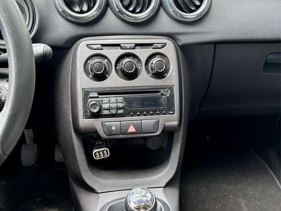 CITROËN-C3-1.5 ATTRACTION 8V FLEX 4P MANUAL CITROËN-C3-2015