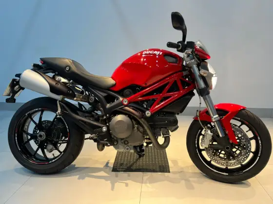 DUCATI MONSTER 796 