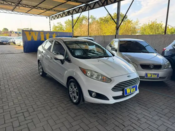 FORD FIESTA 1.6 SE SEDAN 16V FLEX 4P POWERSHIFT FORD FIESTA 1.6 SE SEDAN 16V FLEX 4P POWERSHIFT