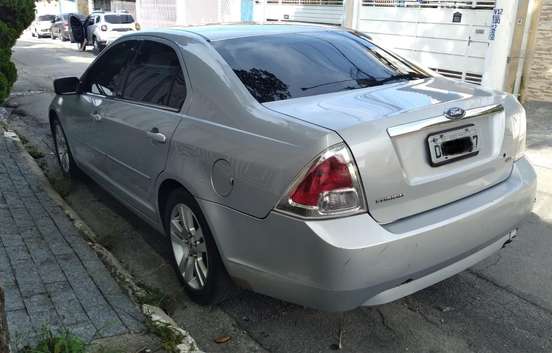 FORD-FUSION-2006