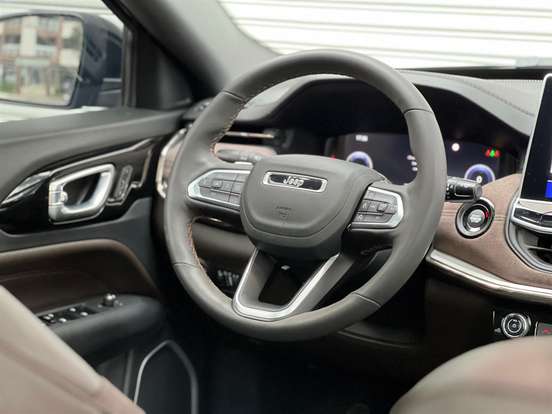 JEEP-COMMANDER-2025