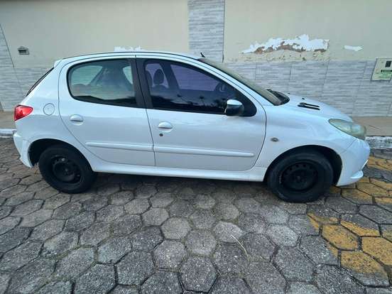 PEUGEOT-207-2013