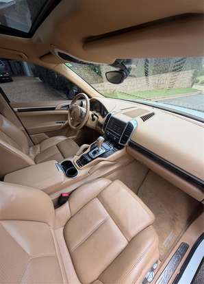 PORSCHE-CAYENNE-2012