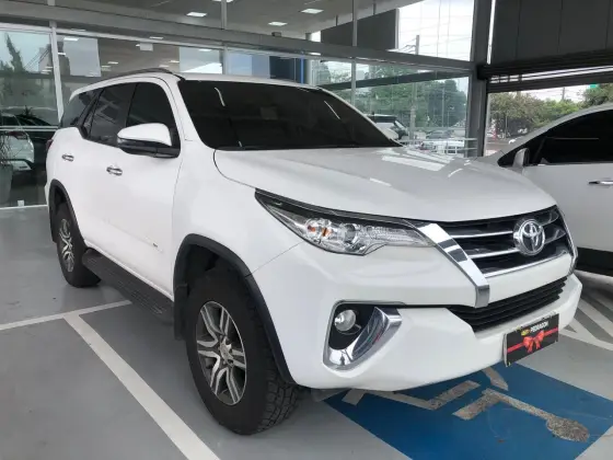 TOYOTA HILUX SW4 2.7 SRV 7 LUGARES 4X2 16V FLEX 4P AUTOMÁTICO