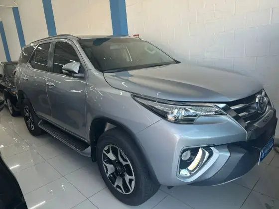 TOYOTA HILUX SW4 2.8 SRX 4X4 16V TURBO INTERCOOLER DIESEL 4P AUTOMÁTICO