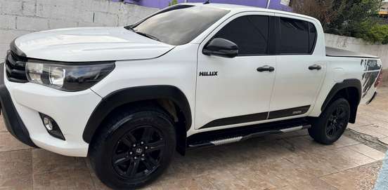 TOYOTA-HILUX-2017