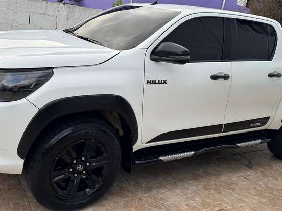 TOYOTA-HILUX-2.8 SR CHALLENGE 4X4 CD 16V DIESEL 4P AUTOMÁTICO TOYOTA-HILUX-2017