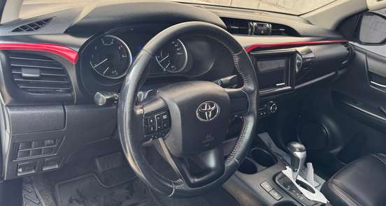 TOYOTA-HILUX-2017