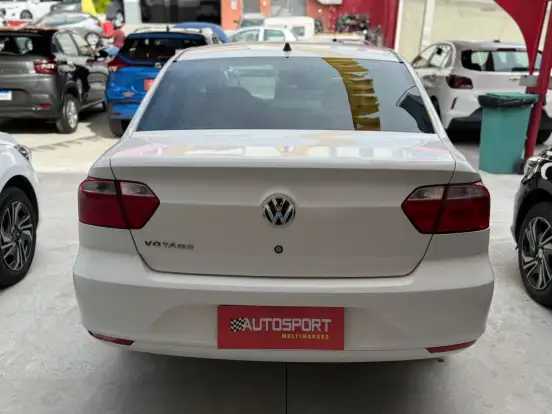 VOLKSWAGEN-VOYAGE-2022