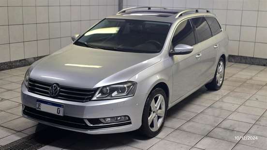 VOLKSWAGEN-PASSAT VARIANT-2011