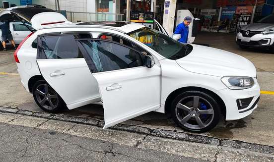 VOLVO-XC60-2.0 T5 R DESIGN TURBO GASOLINA 4P AUTOMÁTICO VOLVO-XC60-2013