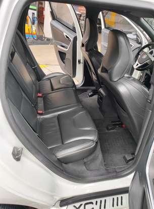 VOLVO-XC60-2.0 T5 R DESIGN TURBO GASOLINA 4P AUTOMÁTICO VOLVO-XC60-2013
