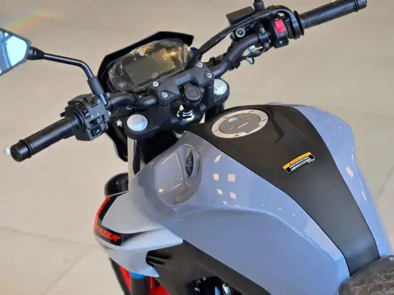 YAMAHA-FZ25 FAZER CONNECTED ABS YAMAHA-FZ25 FAZER CONNECTED ABS-2025