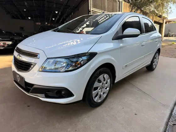 CHEVROLET ONIX 1.4 MPFI LT 8V FLEX 4P MANUAL
