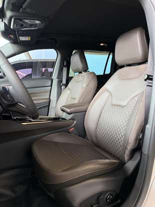 JEEP-COMMANDER-2024