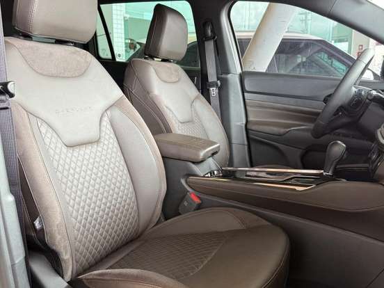 JEEP-COMMANDER-1.3 T270 TURBO FLEX OVERLAND AT6 JEEP-COMMANDER-2024