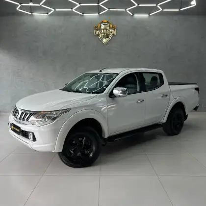 MITSUBISHI L200 TRITON 2.4 16V TURBO DIESEL SPORT HPE CD 4P 4X4 AUTOMÁTICO