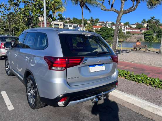 MITSUBISHI-OUTLANDER-2.0 16V GASOLINA 4P AUTOMÁTICO MITSUBISHI-OUTLANDER-2016