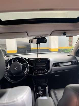 MITSUBISHI-OUTLANDER-2016
