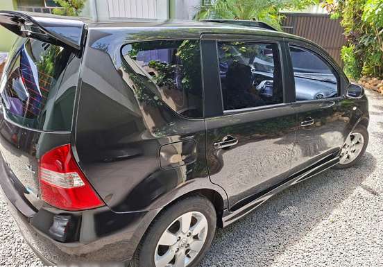 NISSAN-LIVINA-1.8 SL 16V FLEX 4P AUTOMÁTICO NISSAN-LIVINA-2009