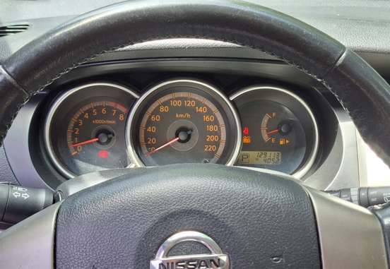 NISSAN-LIVINA-1.8 SL 16V FLEX 4P AUTOMÁTICO NISSAN-LIVINA-2009