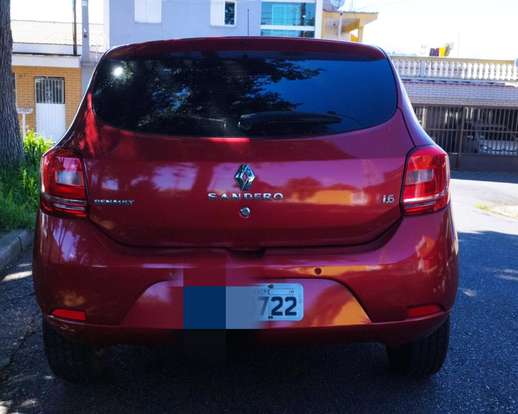 RENAULT-SANDERO-2014