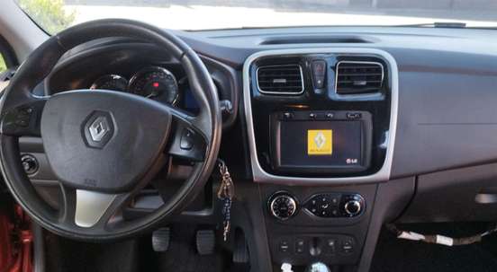 RENAULT-SANDERO-2014