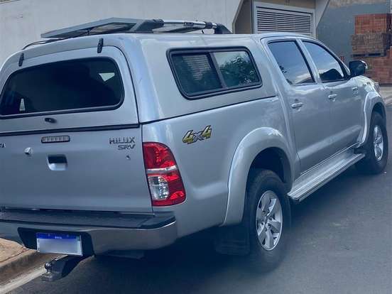 TOYOTA-HILUX-2.7 SRV 4X4 CD 16V FLEX 4P AUTOMÁTICO TOYOTA-HILUX-2014