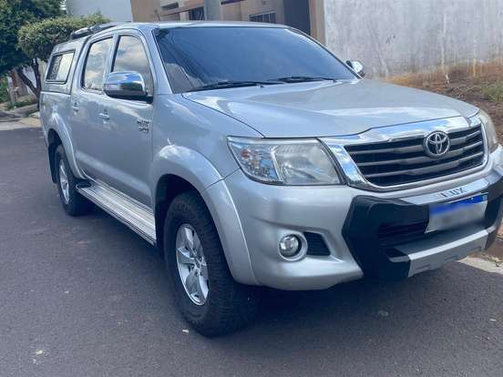 TOYOTA-HILUX-2.7 SRV 4X4 CD 16V FLEX 4P AUTOMÁTICO TOYOTA-HILUX-2014