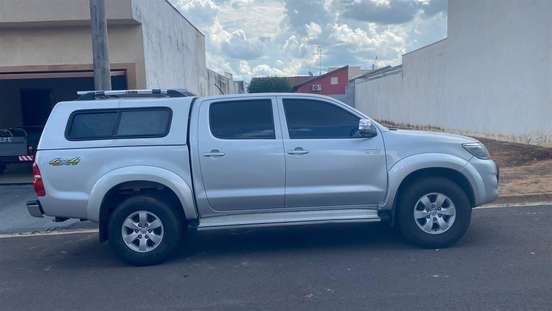 TOYOTA-HILUX-2014