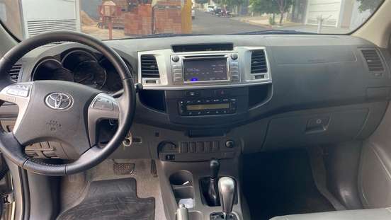 TOYOTA-HILUX-2014