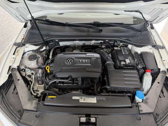 VOLKSWAGEN-PASSAT-2019