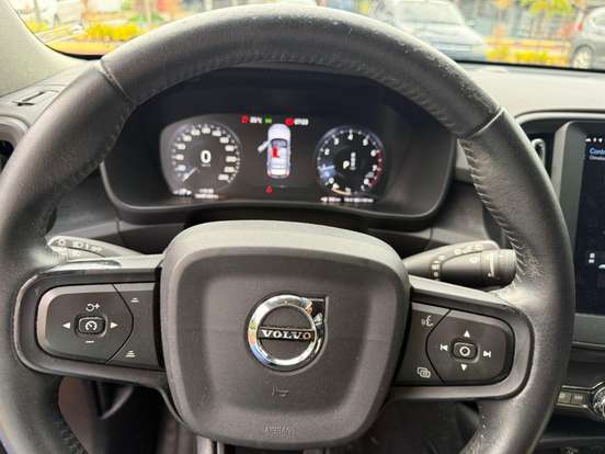 VOLVO-XC40-2.0 T4 GASOLINA GEARTRONIC VOLVO-XC40-2018