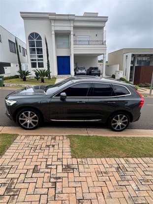 VOLVO-XC60-2020