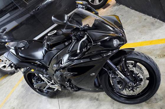 YAMAHA YZF R1 