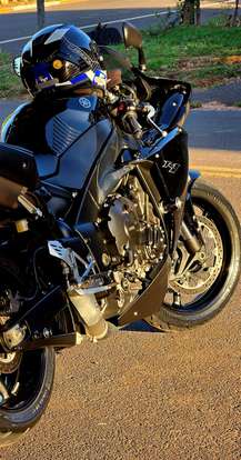 YAMAHA-YZF R1-2011