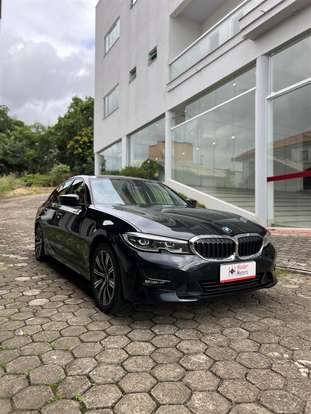 BMW-320i-2021