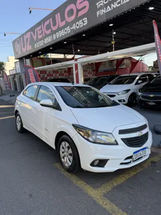 CHEVROLET ONIX 1.0 MPFI JOY 8V FLEX 4P MANUAL CHEVROLET ONIX 1.0 MPFI JOY 8V FLEX 4P MANUAL