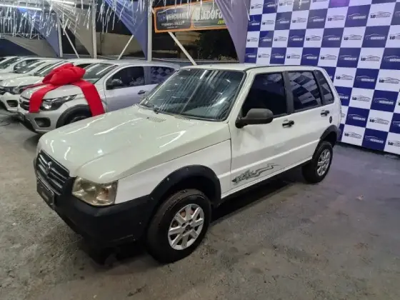 FIAT UNO 1.0 EVO WAY 8V FLEX 4P MANUAL FIAT UNO 1.0 EVO WAY 8V FLEX 4P MANUAL