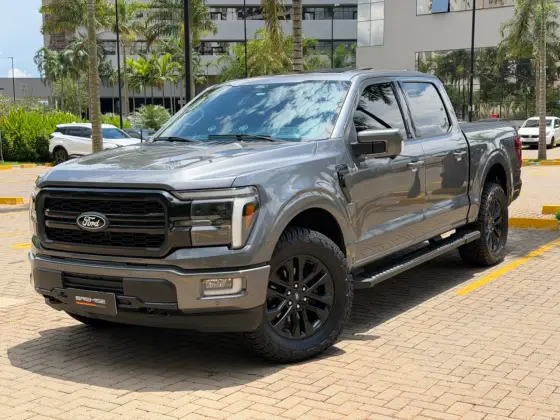 FORD F-150 5.0 V8 GASOLINA CD LARIAT BLACK FX4 AUTOMÁTICO