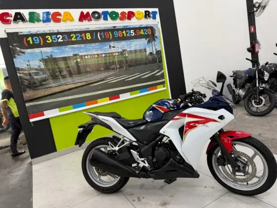 HONDA CBR 250R 