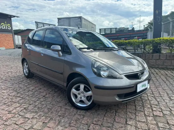 HONDA FIT 1.4 LX 8V GASOLINA 4P AUTOMÁTICO HONDA FIT 1.4 LX 8V GASOLINA 4P AUTOMÁTICO