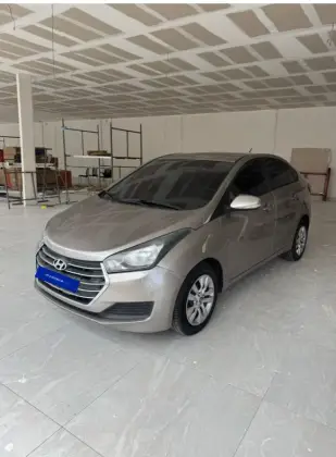 HYUNDAI HB20S 1.6 COMFORT PLUS 16V FLEX 4P AUTOMÁTICO