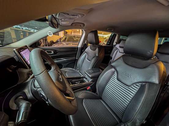 JEEP-COMMANDER-2023