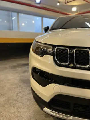 JEEP COMPASS 1.3 T270 TURBO FLEX LONGITUDE AT6