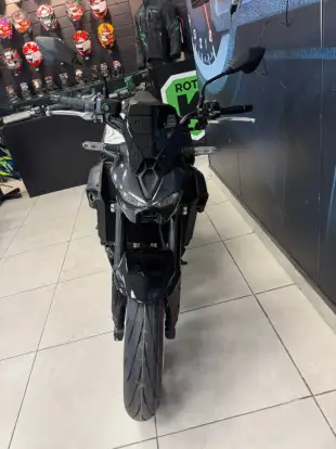 KAWASAKI-Z900-2026