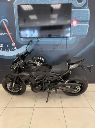 KAWASAKI-Z900 KAWASAKI-Z900-2026