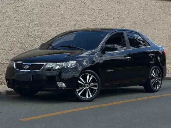 KIA CERATO 1.6 E.213 SEDAN 16V GASOLINA 4P MANUAL