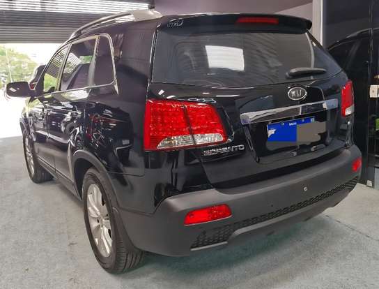 KIA-SORENTO-2010