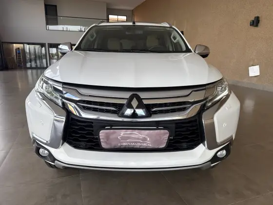 MITSUBISHI PAJERO SPORT 2.4 16V MIVEC TURBO DIESEL HPE AWD AUTOMÁTICO MITSUBISHI PAJERO SPORT 2.4 16V MIVEC TURBO DIESEL HPE AWD AUTOMÁTICO
